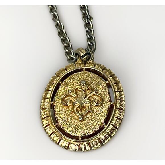 Vintage Cameo or Fleur De Lis REVERSIBLE Pendant Necklace Gold Tone - 28” - Picture 8 of 14